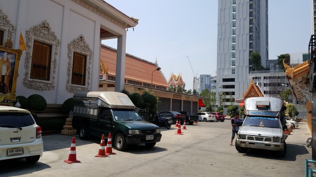 วัดใหม่ยายนุ้ย