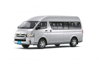 Toyota Commuter 또는 동급의