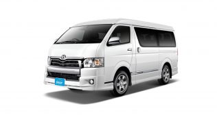 Toyota Ventury 또는 동급의