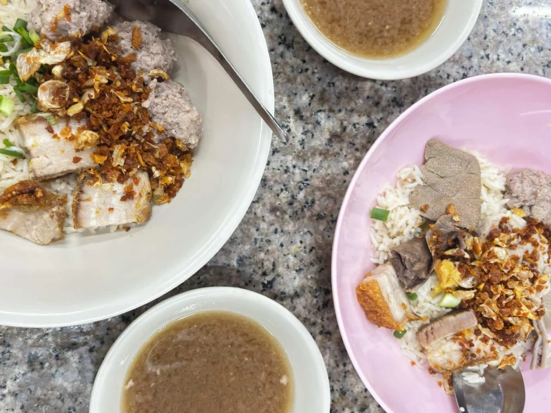 ข้าวต้มแห้ง ร้านโกเบ๊นซ์ ข้าวต้มแห้ง ภูเก็ต