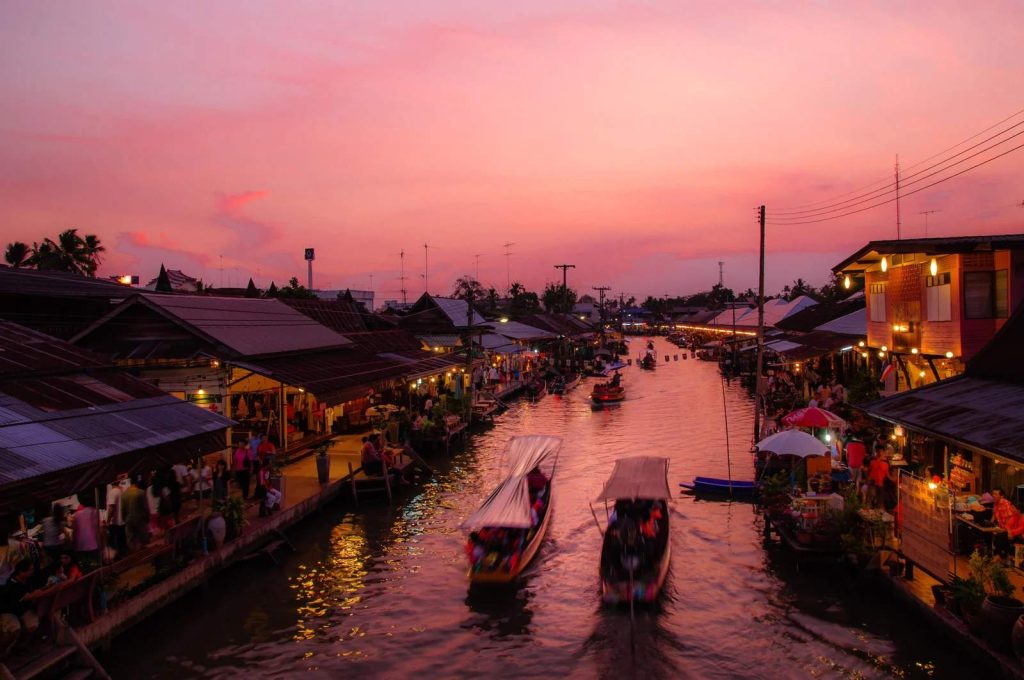 ตลาดน้ำอัมพวา