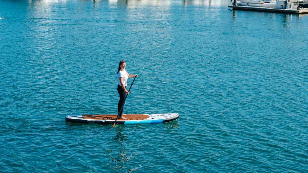 กิจกรรม พายแพดเดิลบอร์ด (Stand-up Paddleboarding)