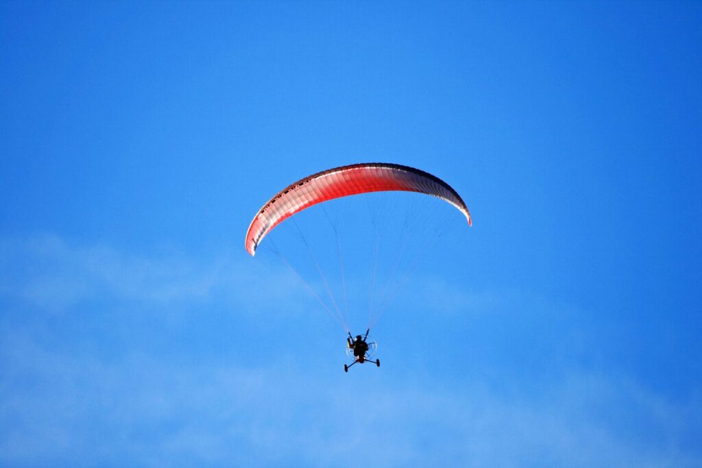 นั่งพารามอเตอร์ (Paramotor)
