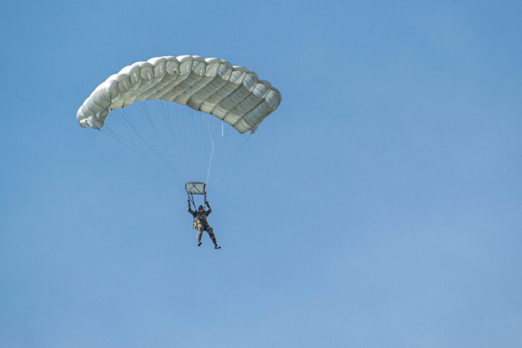 กิจกรรมพาราเซลลิ่ง (Parasailing) ภูเก็ต