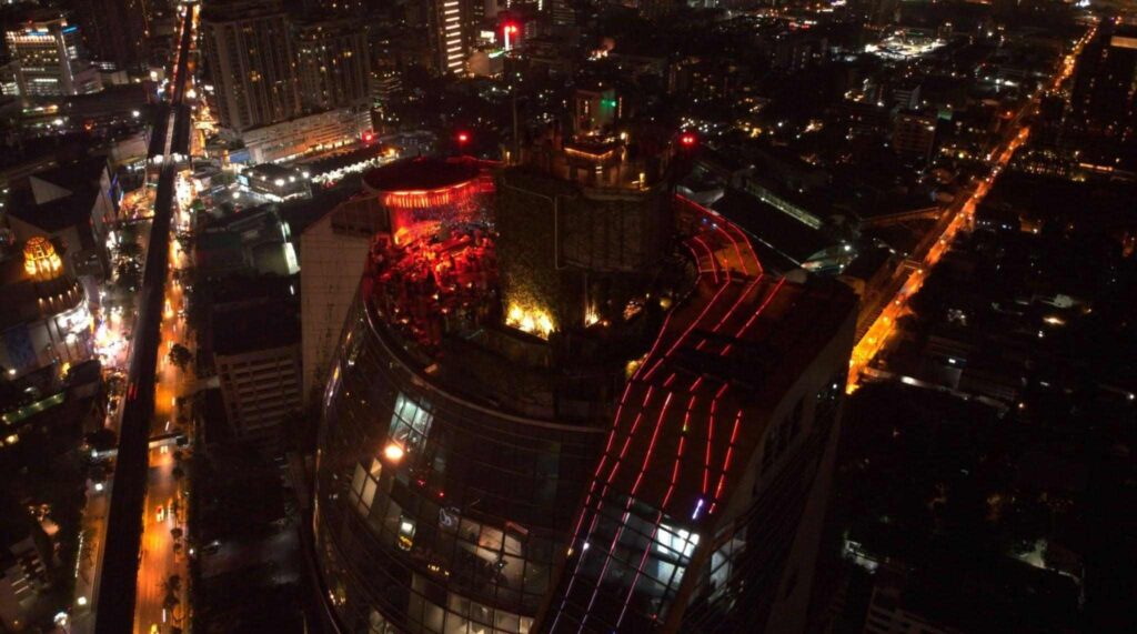 Tichuca Rooftop Bar (T-One Building)