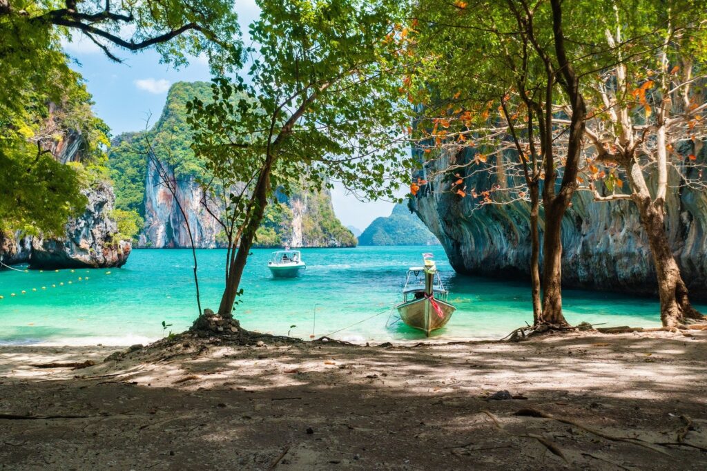 เกาะเหลาลาดิง ทะเลกระบี่