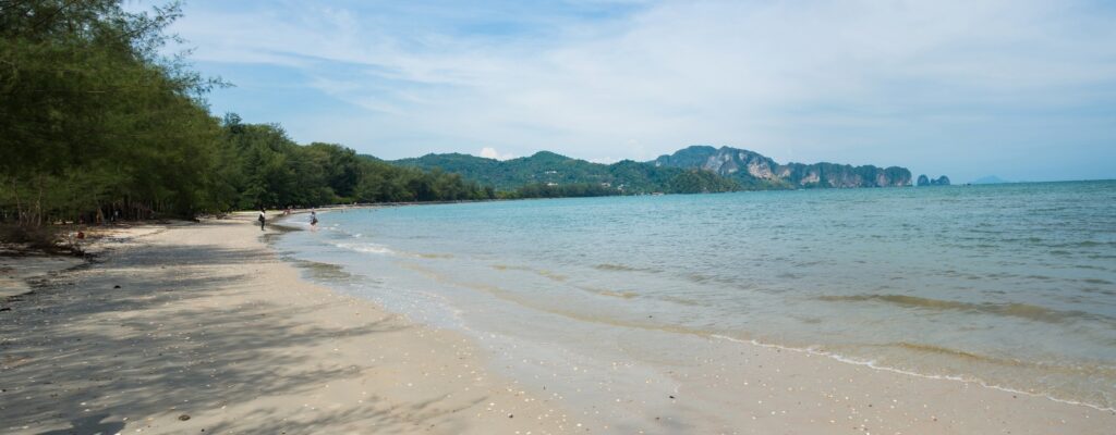 หาดนพรัตน์ธารา ที่เที่ยวในกระบี่