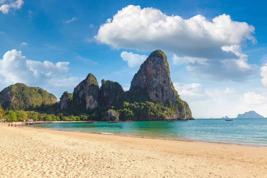 หาดไร่เลย์ ที่เที่ยวจังหวัดกระบี่