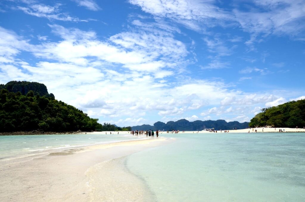 ทะเลแหวก ที่เที่ยวจังหวัดกระบี่