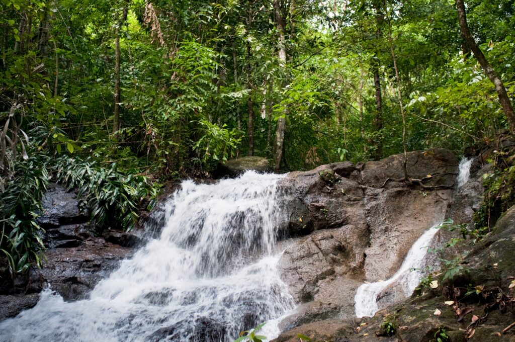 น้ำตกกะทู้ จังหวัดภูเก็ต