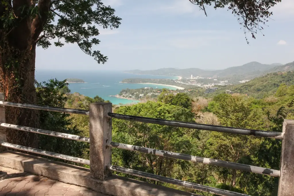 จุดชมวิวสามอ่าว (Karon Viewpoint)