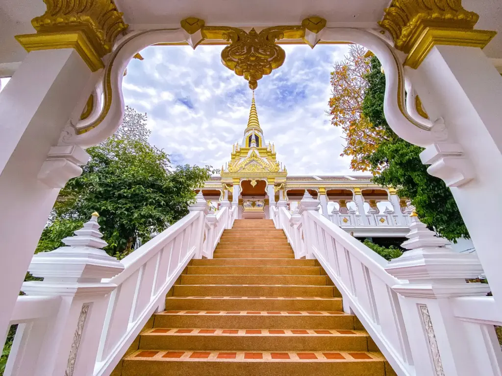 วัดกระบี่-ทางขึ้นวัด