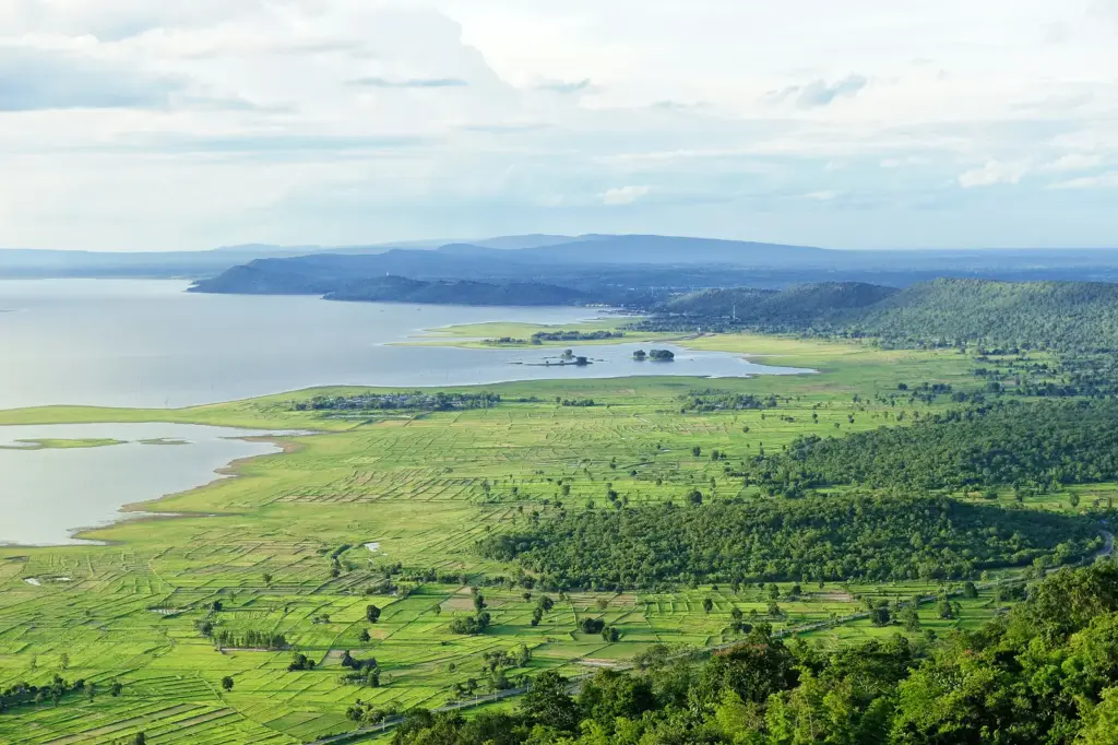 หินช้างสี อุทยานแห่งชาติน้ำพอง จังหวัดขอนแก่น